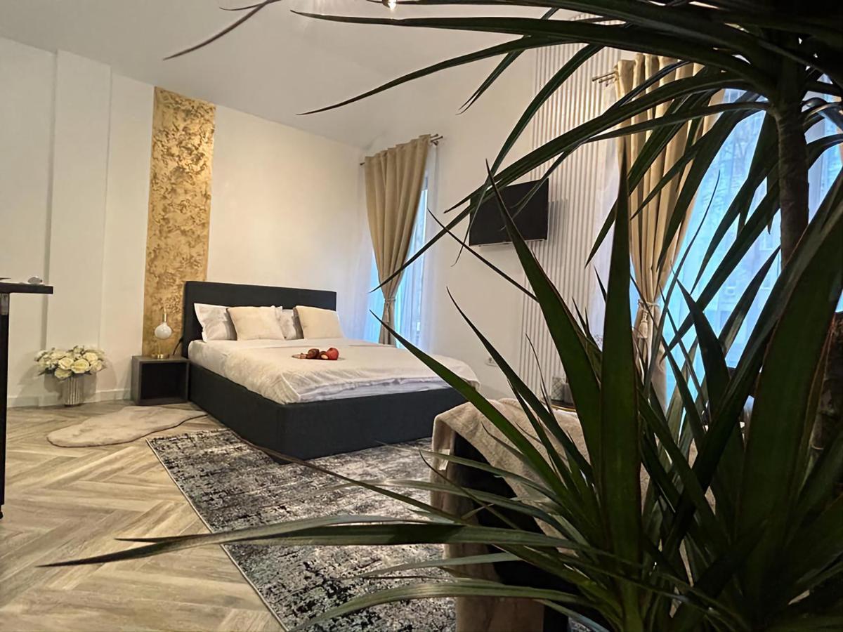 Luxury Mansion Lejlighed Bukarest Eksteriør billede