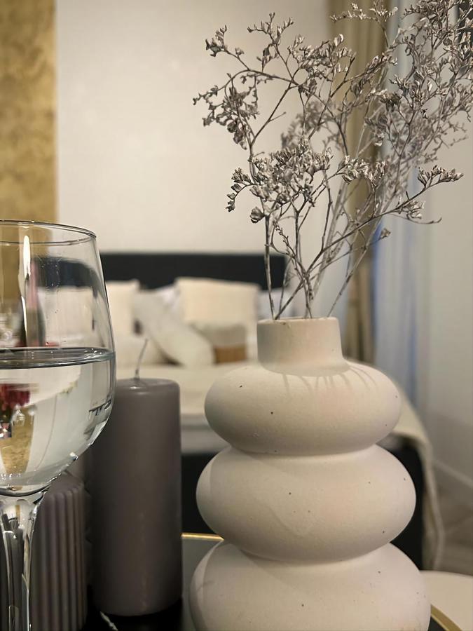 Luxury Mansion Lejlighed Bukarest Eksteriør billede