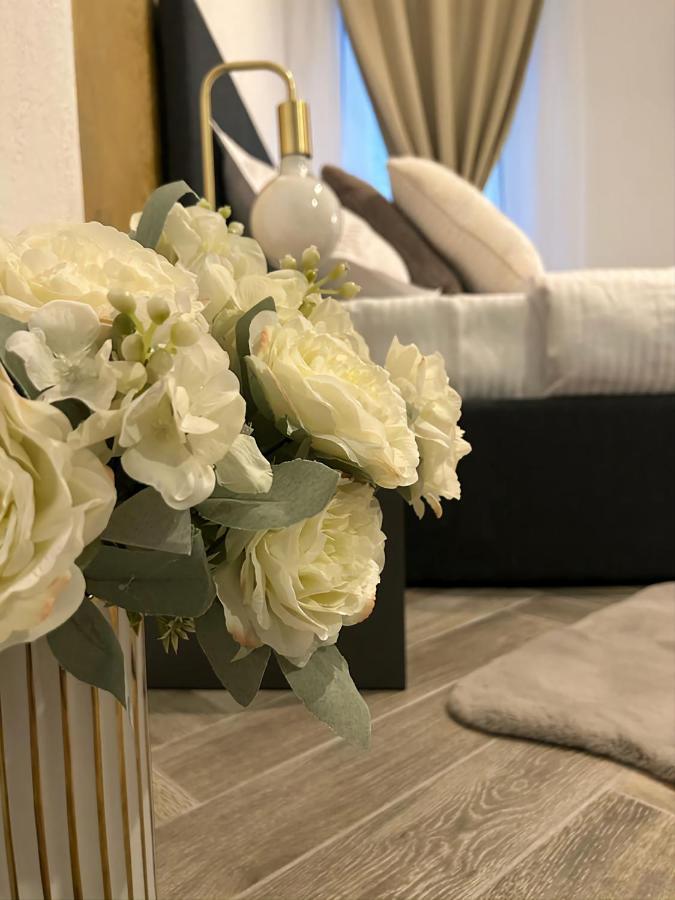 Luxury Mansion Lejlighed Bukarest Eksteriør billede